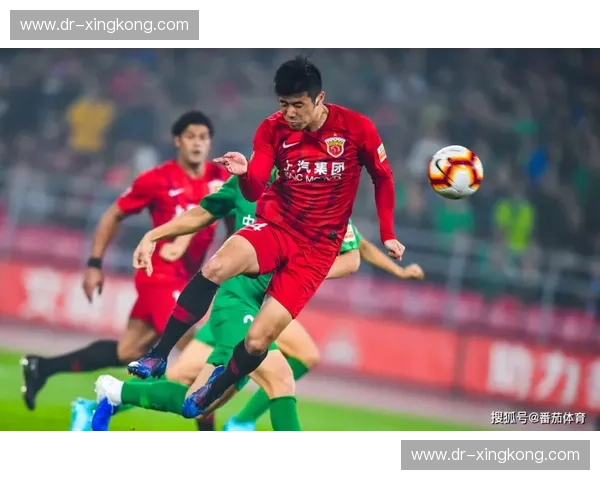 中超天王山之战：上海上港vs北京国安，谁能问鼎申城巅峰？深度前瞻与进球盛宴推荐